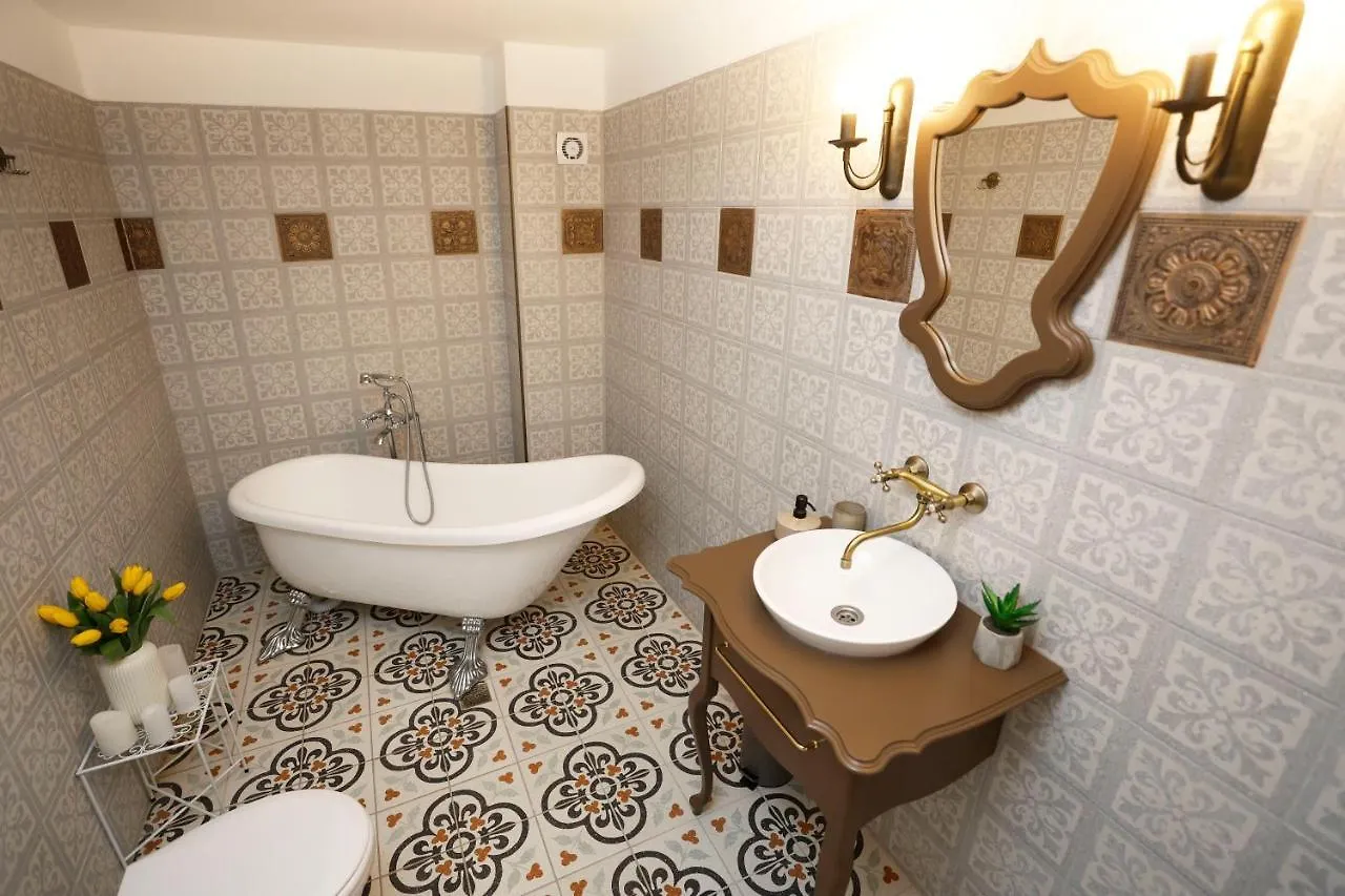 Bed & Breakfast Villabaroque_Eger